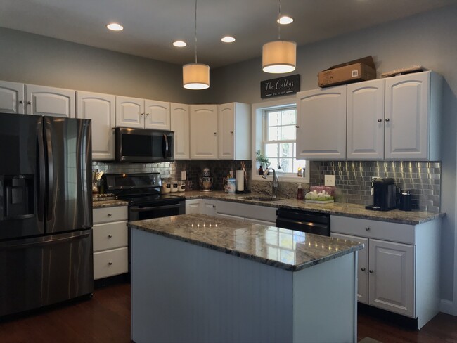 7 Ballard St in Easthampton, MA - Building Photo - Building Photo