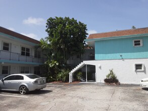 4394 N Federal Hwy, Unit 8 in Fort Lauderdale, FL - Building Photo - Building Photo