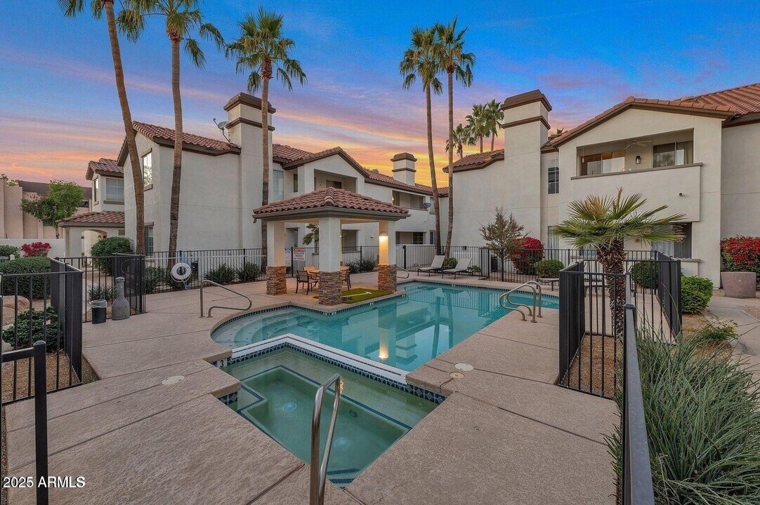 2992 N Miller Rd in Scottsdale, AZ - Building Photo