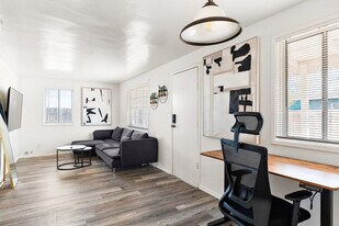 704 W Main St in Mesa, AZ - Building Photo