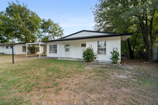 property at 3003 Williams Dr