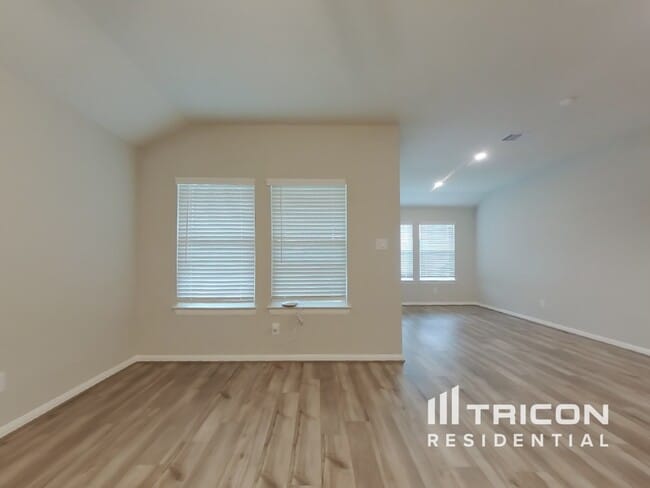 2311 E WInding Pines in Tomball, TX - Building Photo - Building Photo