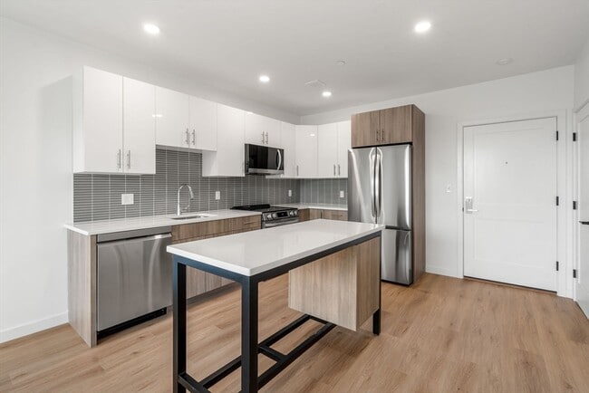 40 Centre St in Brookline, MA - Building Photo - Building Photo