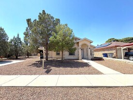 11573 James Grant Dr in El Paso, TX - Building Photo