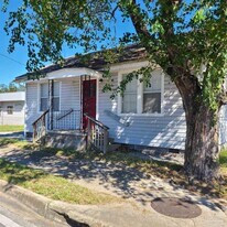 2828 W Gonzalez St in Pensacola, FL - Building Photo