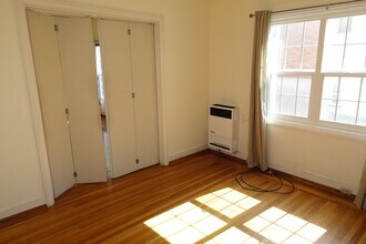 2571 Virginia St, Unit 1 in Berkeley, CA - Foto de edificio - Building Photo