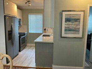 7327 Dickens Ave in Miami Beach, FL - Building Photo - Building Photo