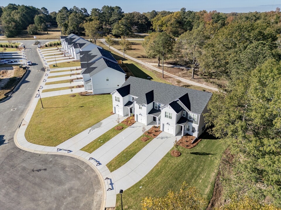 Parkway Pointe in Bethlehem, GA - Building Photo