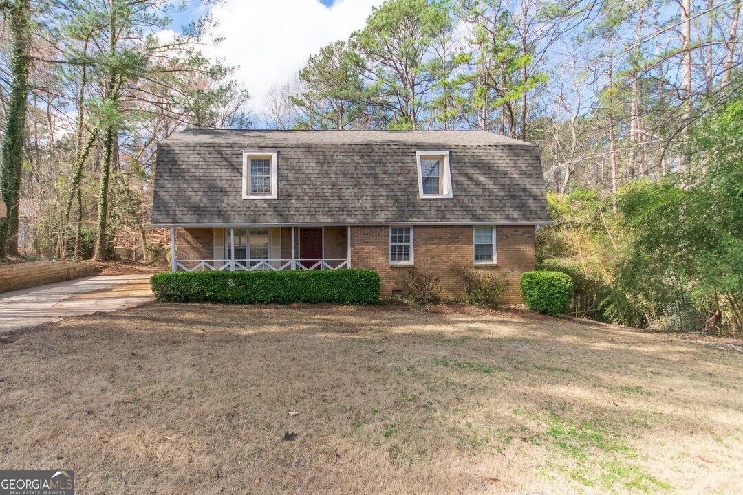 281 W Lakeview Dr in Lagrange, GA - Building Photo