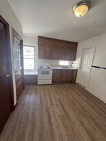 10 Anderson St, Unit 1 in Raritan, NJ - Building Photo