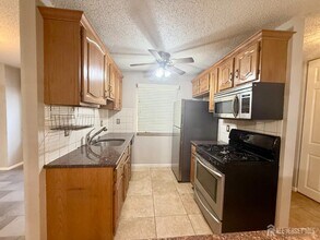 1 Carriage Pl in Edison, NJ - Building Photo - Building Photo