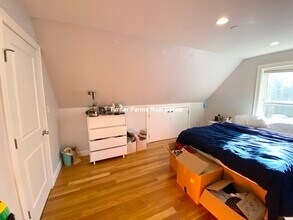 721 Parker St, Unit 4 in Boston, MA - Building Photo - Building Photo