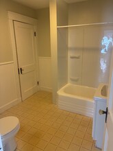 134 Silver St in Waterville, ME - Foto de edificio - Building Photo