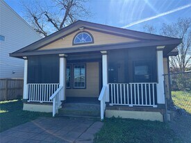 512 Melbourne St in Houston, TX - Building Photo