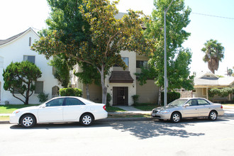 360 W Lexington Dr in Glendale, CA - Building Photo - Building Photo