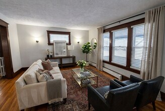 104 E Locust St in Rome, NY - Foto de edificio - Building Photo