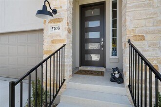 5708 Navajo Draw Ln in Austin, TX - Building Photo - Building Photo