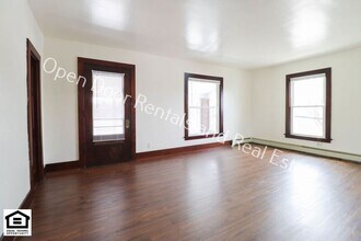 204 W Houston St in Garrett, IN - Building Photo - Building Photo