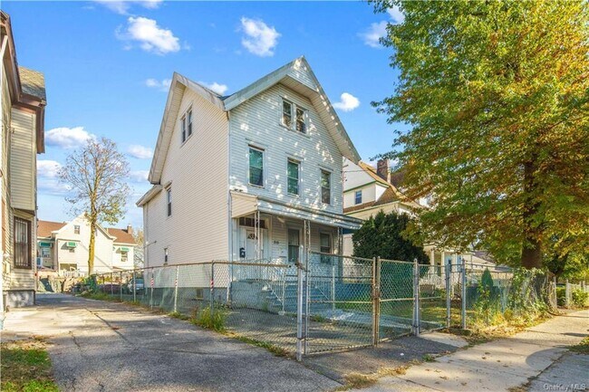 property at 315 S 4th Ave