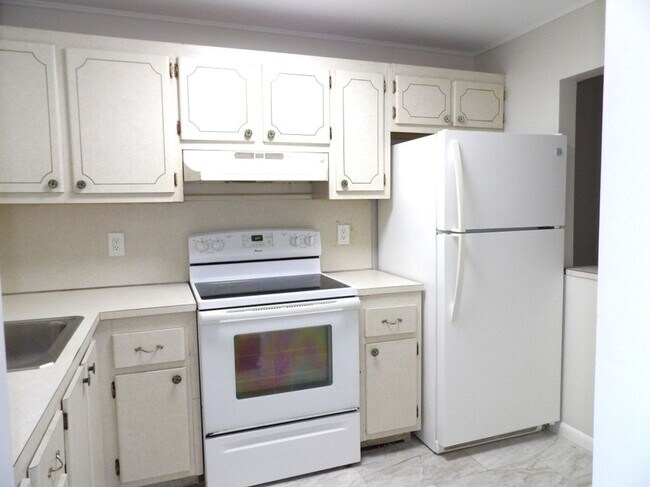 1638 Embassy Dr in West Palm Beach, FL - Building Photo - Building Photo
