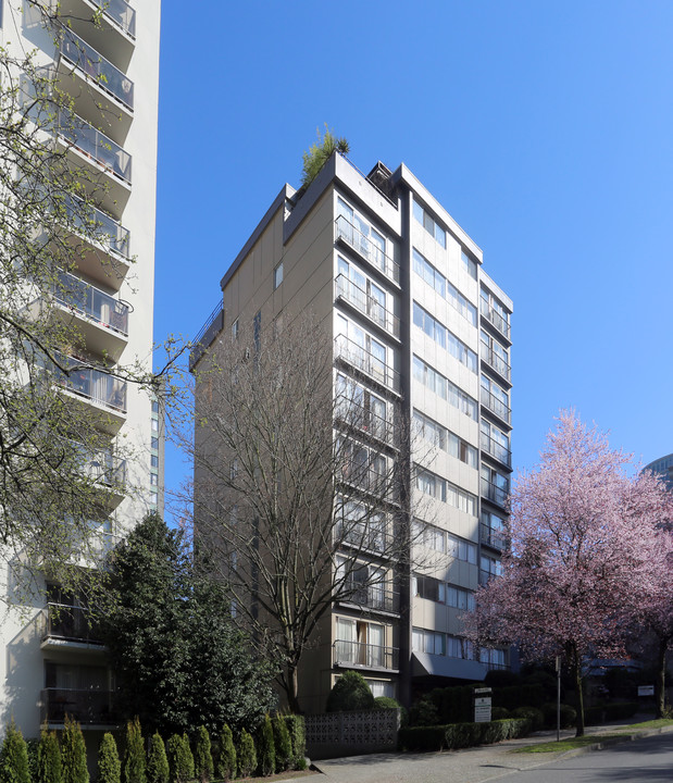 Nelson Suites in Vancouver, BC - Building Photo