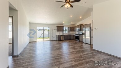 10303 W Salmonberry in Cheney, WA - Building Photo - Building Photo