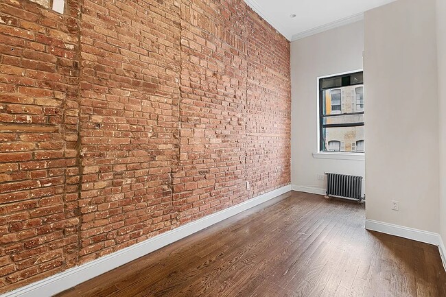 316 W 14th St in New York, NY - Building Photo - Building Photo