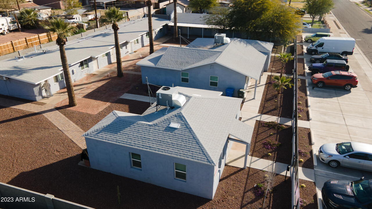 210 E Jones Ave in Phoenix, AZ - Building Photo