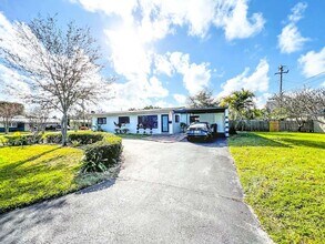 3049 NW 6th Ave in Wilton Manors, FL - Building Photo - Building Photo