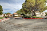 2645 S Durango Dr in Las Vegas, NV - Building Photo - Building Photo