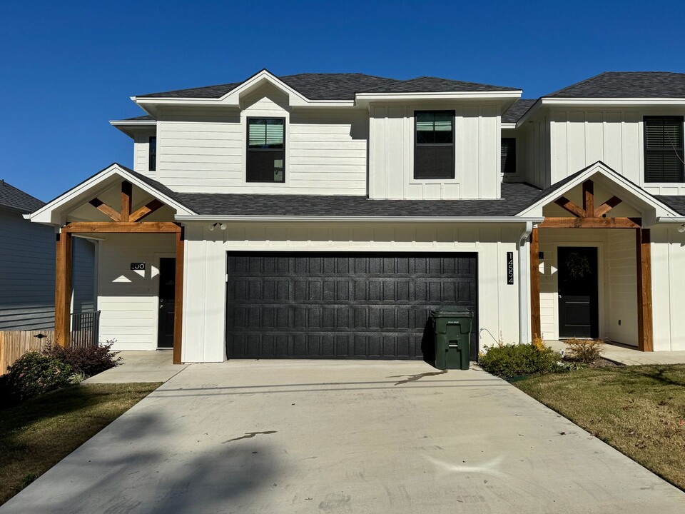 14554 CR 2191-Unit -Unit 200 in Whitehouse, TX - Building Photo