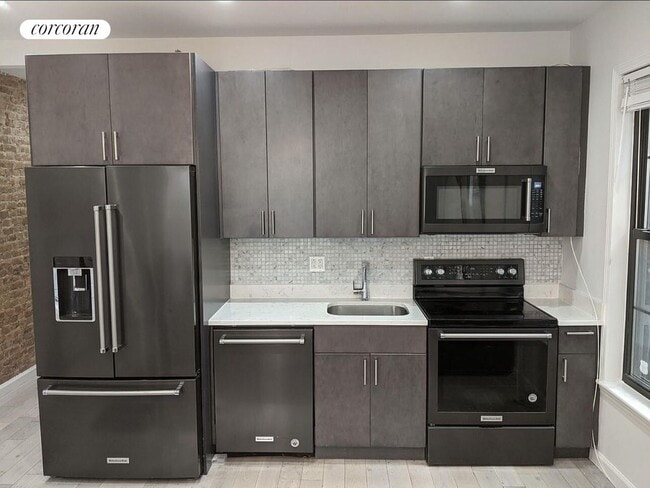 582 E 28th St in Brooklyn, NY - Building Photo - Building Photo
