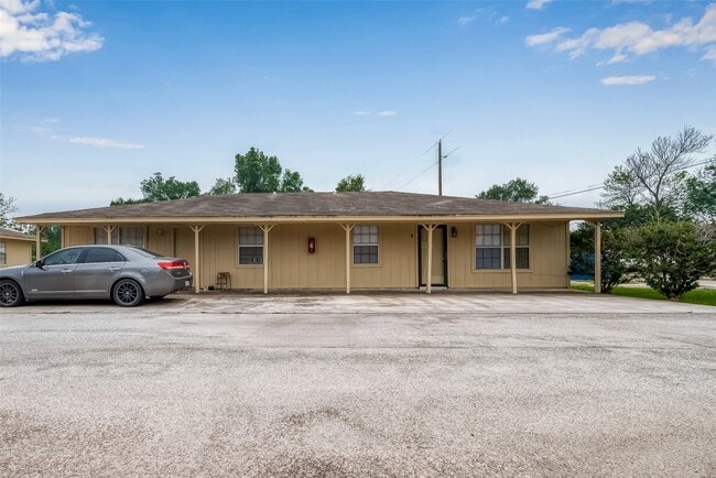 property at 8430 Round Rock Dr