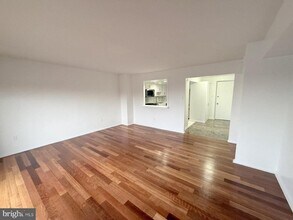 606 Cooper Landing Rd-Unit -A-6H in Cherry Hill Township, NJ - Building Photo - Building Photo