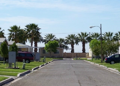 Tres Palmas Village Apartments in Brawley, CA - Foto de edificio