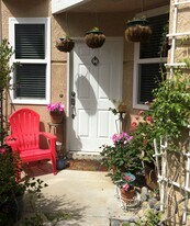 1207 Manzanita Way in San Luis Obispo, CA - Building Photo
