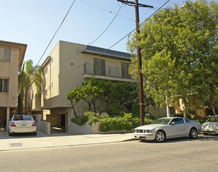 1337 N Gardner St in Los Angeles, CA - Building Photo