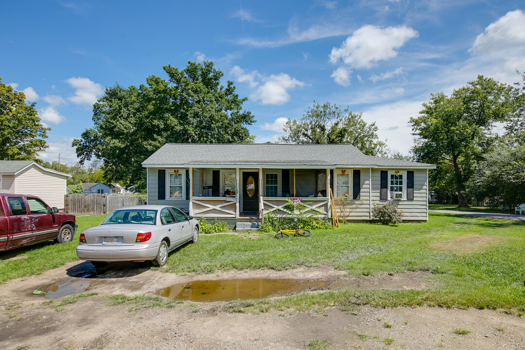 22 S Confederate Ave in Sandston, VA - Building Photo