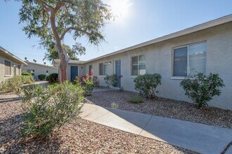 3402 N 32nd St in Phoenix, AZ - Foto de edificio - Building Photo