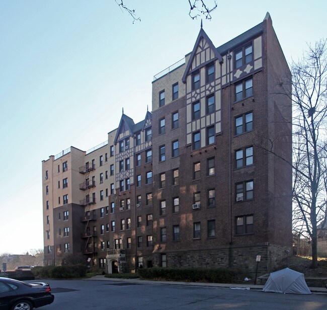 Sherwood Terrace in Yonkers, NY - Foto de edificio - Building Photo