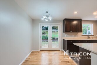 2713 SW 327th St in Federal Way, WA - Building Photo - Building Photo