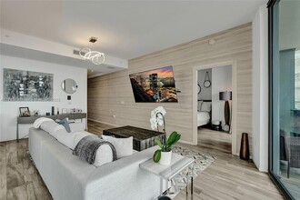 801 S Miami Ave, Unit 4901 in Miami, FL - Building Photo - Building Photo