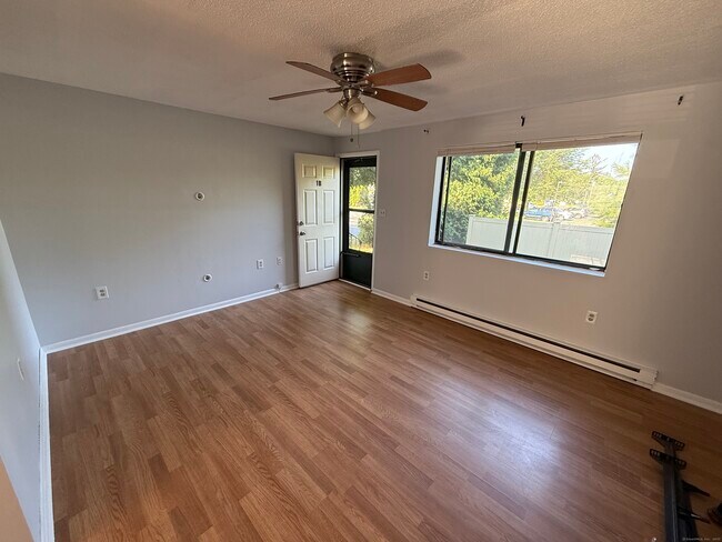 39 Horton Hill Rd in Naugatuck, CT - Building Photo - Building Photo