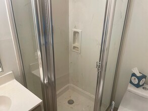 1272 Beacon St, Unit 2 in Brookline, MA - Foto de edificio - Building Photo