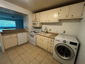 756 W Kilgore Rd, Unit 304 in Kalamazoo, MI - Building Photo - Building Photo