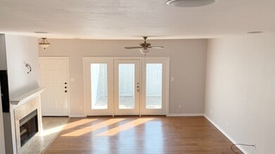 538 Wilcrest Dr in Houston, TX - Building Photo - Building Photo