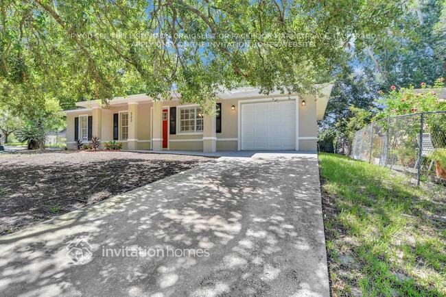 property at 320 Apopka Hills Cir