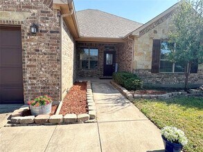 313 Valley Dr in Aubrey, TX - Building Photo - Building Photo