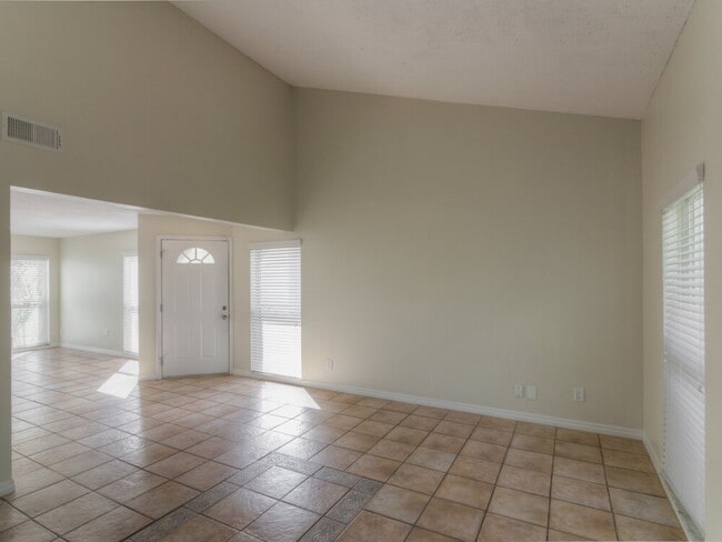 1015 Covington St in Oviedo, FL - Building Photo - Building Photo