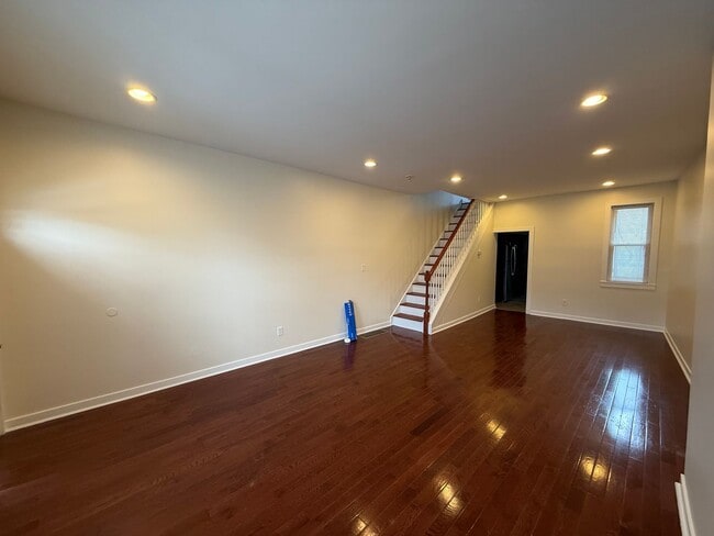 1249 W College Ave in Philadelphia, PA - Building Photo - Building Photo